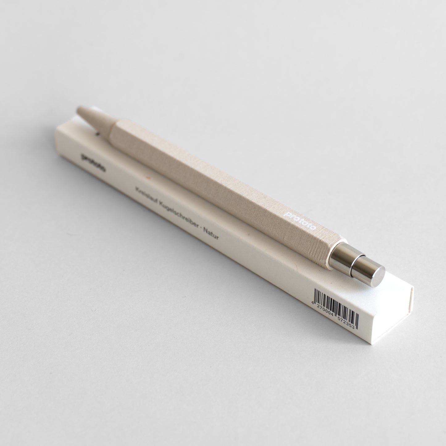 Kreislauf Kugelschreiber in Natur