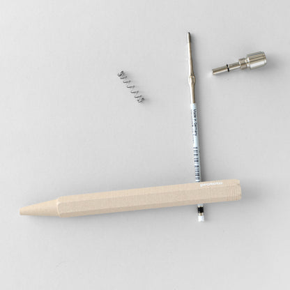 Kreislauf Kugelschreiber in Natur