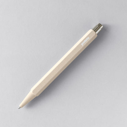 Kreislauf Kugelschreiber in Natur